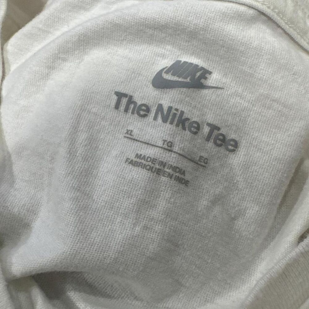 Nike White T-shirt - Picture 6 of 8